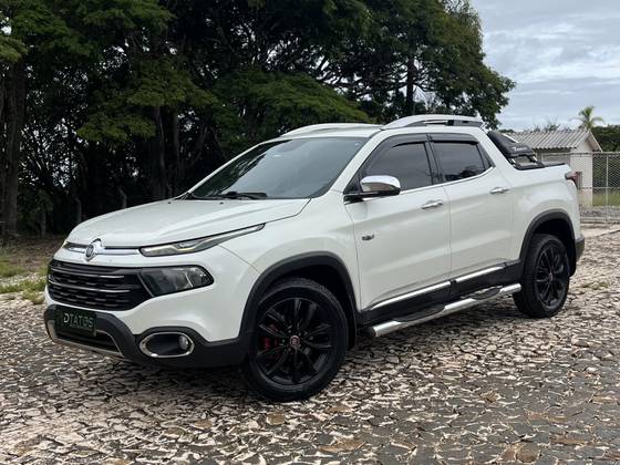 FIAT TORO 2.0 16V TURBO DIESEL RANCH 4WD AT9 FIAT TORO 2.0 16V TURBO DIESEL RANCH 4WD AT9